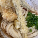 手打ちうどん 侑 - かしわ天もごぼうの天ぷらもとても美味しかった〜。