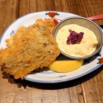 あじのマイケル - サクっサク♪の新鮮な鯵フライ（写真はハーフ）（1000円）と自家製のタルタルソース