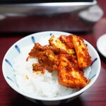 焼肉幸泉 - 浅漬けキムチオンザライス