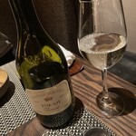 chinois 蓮歩 - ハンガリーの白ワイン、フルミント