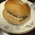 モルゲンベカライ - クリームチーズベーグル　チョコバナナ