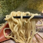 横横家 仙台店 - ガッシリ麺リフト