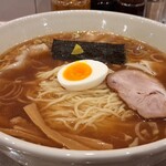 昭島大勝軒 - ワンタン麺に生玉子