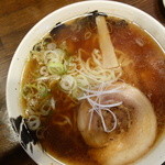 麺や 玄 - らーめん（￥600）福島市の山岸家に似た風情ですがスープの味わい、麺は全く違う印象。