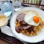 喫茶チクエイ - 2024年3月　ハンバーグON焼き飯【税込1100円】