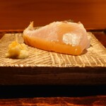 鮨 三心 - 天草の冷燻鰆と山わさび