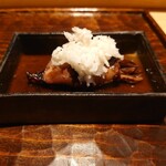 鮨 三心 - 子持ちヤリイカ、鬼おろし乗せ