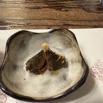 うな和 - かぶと煮は冷やして｡ホロホロに煮込んであり､舌で擦り潰せるくらいの柔らかさ｡