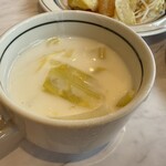 NOLA 深谷のめぐみ食堂 - キャベツとネギのミルクスープ