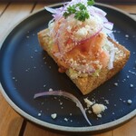 THIRD石垣島 - エビ×ワカモレ (オーロラソースかけ)