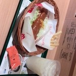 モスバーガー - モスのナン スパイスチキンカレー ポテトSセット ラッシーM 