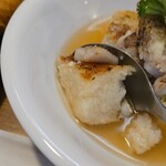 キッチン ブルー グローブ - 焦げ目のあるリゾット