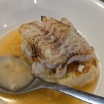 キッチン ブルー グローブ - 炙り甘鯛は２枚重ね