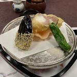 恵比寿亭 - 揚げ物は上品にこれもいいですね