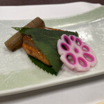 恵比寿亭 - 焼き物はマス桜の葉が香ばしい