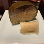 室町 和久傳 - サバ寿司　肉厚です