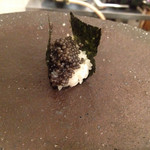 寿し 祇園 松田屋 - キャビアの握り！
            キャビアの塩加減とシャリの酢飯の具合が絶妙（≧∇≦）