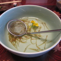 飴源 - 苦手な躍り食いの白魚です。