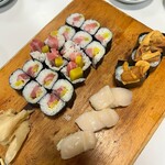 中華料理 揚子江 - トロたく&握り寿司のウニ、ホタテ