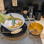 麺屋 義 - とりわける皿もバッチリつけてくれました