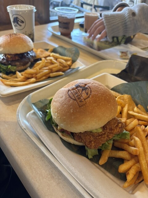 T Rexバーガーセットが魅力的』by miki.0891 : ディスカバリー