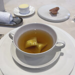 レストラン コートドール - 桜鱒とリコッタチーズ　ブイヤベースのコンソメ