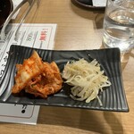 炭火焼肉食道園 大森店 - ランチのキムチ＆もやしのナムル