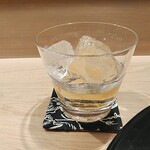 日本料理 おやま - 梅酒でいったんリセット。甘すぎず酸味がしっかりとありおいしかった。