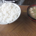 よしだ食堂 - ごはんとみそ汁です☆