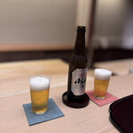 徳ㇵ本也 - ビールで乾杯