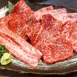 焼肉 わがんせ - 左上から時計廻りに､カイノミ､大トロカルビ､サーロイン､厚切りランプ､中落ちカルビ､ササミカルビ♪