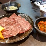 焼肉 わがんせ - 牛上タン塩とキムチ♪