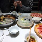 横浜中華街 薬膳火鍋 大草原 - 