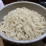 麺屋吉左右 - 麺。大盛りは450g。
