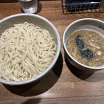 麺屋吉左右 - 大盛りつけ麺。