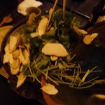 大阪とらふぐの会 はなれ - 鍋には、マツタケも投入です