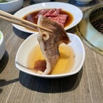 焼肉の名門 天壇 銀座店 - 出汁のようなつけだれで、アッサリとと食べられます
