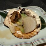 えびす坐 - 帆立と木ノ子の紙包み焼き