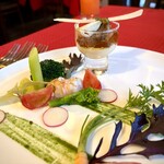 レストラン＆パティスリー 木かげ茶屋 - 伊勢海老と菜の花のサラダ