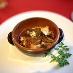 レストラン＆パティスリー 木かげ茶屋 - ツブ貝と茸のオーブン焼き　トマト風味のブルゴーニュ風