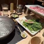 えびす坐 - 鹿児島産黒豚しゃぶ そばつゆ仕立て
      川西豆腐と旬野菜の盛り合わせ