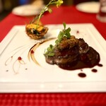 レストラン＆パティスリー 木かげ茶屋 - 国産牛フィレステーキ　フォアグラのソテー添え　トリュフ入り赤ワイン赤ワイン