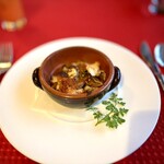 レストラン＆パティスリー 木かげ茶屋 - ツブ貝と茸のオーブン焼き　トマト風味のブルゴーニュ風
