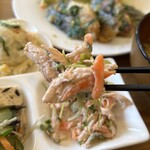 惣菜・カフェ メープル - 日替わりランチの副菜