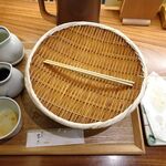 切麦や 甚六 - 野菜天ざるうどん（特盛）1,300円