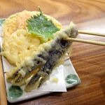 切麦や 甚六 - 野菜天ざるうどん（特盛）1,300円