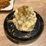 銀だこハイボール酒場 - 燻製ポテトサラダ