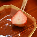 いしまる - "草莓（いちご）"、斷面（きりくち）