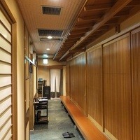 肥後橋ゆきや。 - 地下での店内
