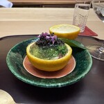 徳ㇵ本也 - ◆先付　蛍烏賊　平貝　九条葱　菜の花　梅肉和え
      キャビア　三宝柑のゼリー　